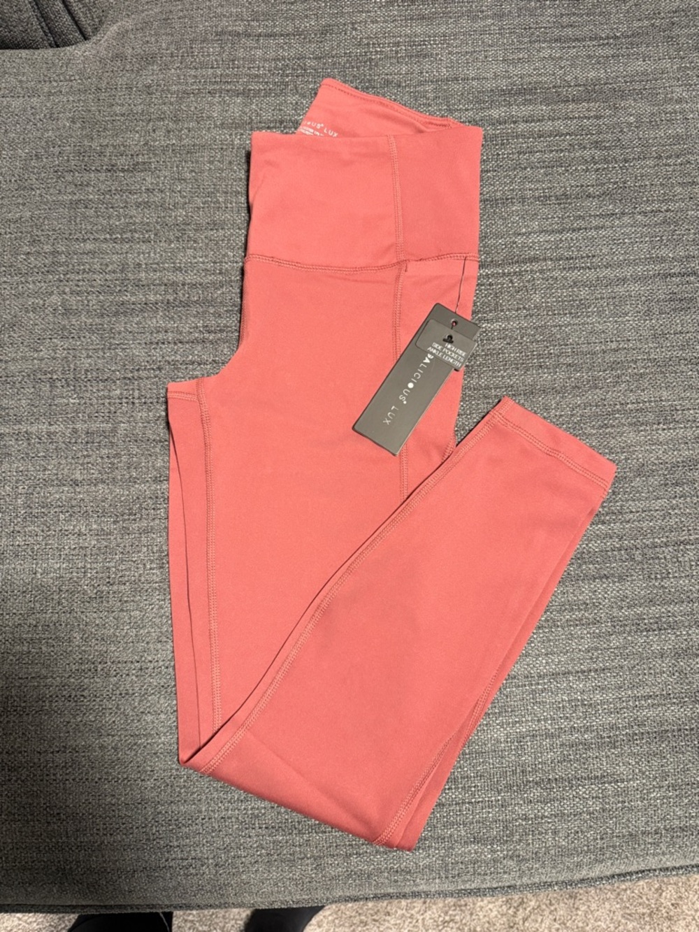 NWT! Yogalicious High Rise Ankle Length Lux Pocket Leggings
